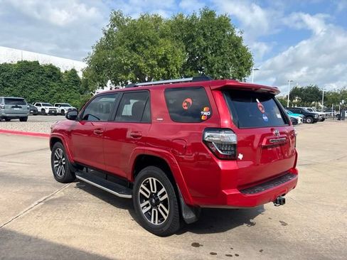 Used 2020 Toyota 4Runner SR5 AWD/4WD image 7
