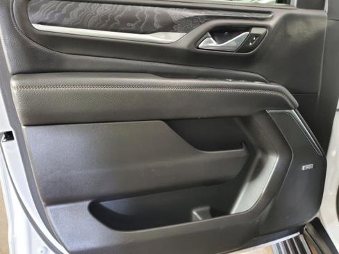 Used 2021 GMC Yukon Denali w/ Denali Premium Package image 16