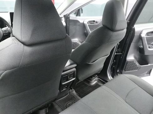 Used 2023 Toyota RAV4 LE AWD/4WD image 19