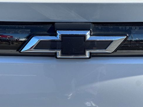 Used 2025 Chevrolet Equinox EV RS FWD image 48