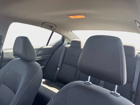 Used 2025 Nissan Altima 2.5 SV FWD image 17