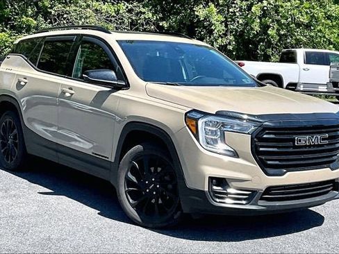 Used 2023 GMC Terrain SLT w/ Infotainment Package II AWD/4WD image 3