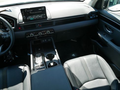 Certified 2025 Honda Pilot EX-L image 11