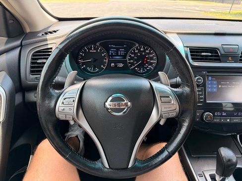 Used 2013 Nissan Altima 3.5 SL w/ Technology Pkg image 18