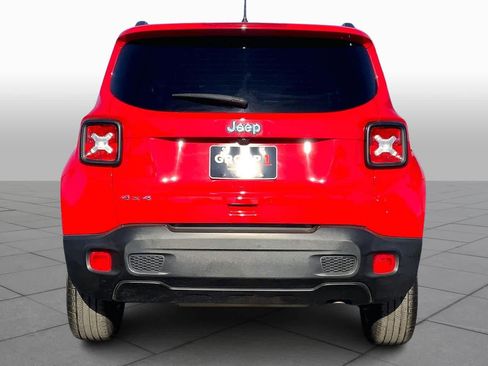 Used 2023 Jeep Renegade Latitude w/ Premium Group AWD/4WD image 9