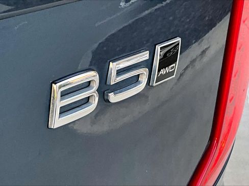 Used 2024 Volvo XC90 B5 Core w/ Protection Package Premier image 9