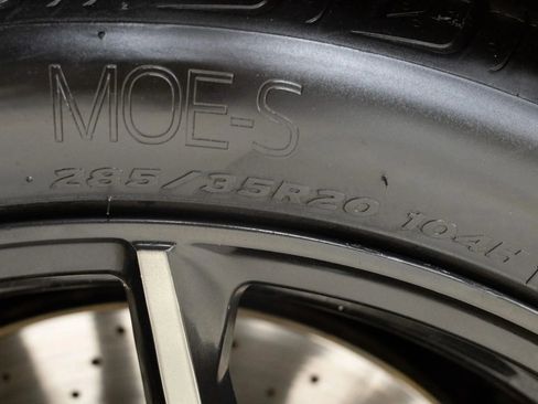 Used 2019 Nissan GT-R Premium w/ Premium Interior Package image 19