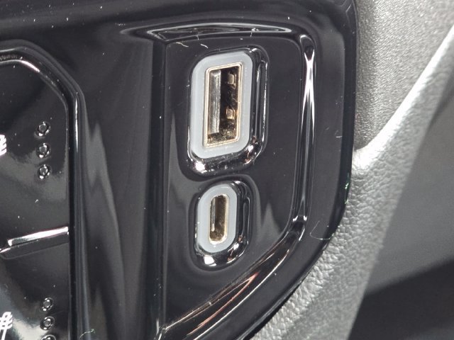Used 2023 Chevrolet Silverado 1500 LT AWD/4WD image 13