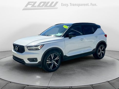 Used 2019 Volvo XC40 T5 R-Design image 4