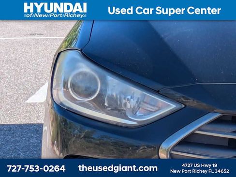 Used 2017 Hyundai Elantra Limited FWD image 9