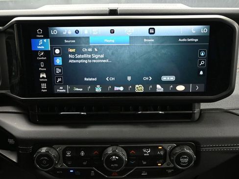 Used 2025 Jeep Wrangler Unlimited Sahara AWD/4WD image 20
