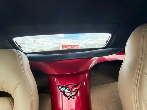 Used 2000 Chevrolet Corvette Convertible w/ Memory Pkg RWD image 17