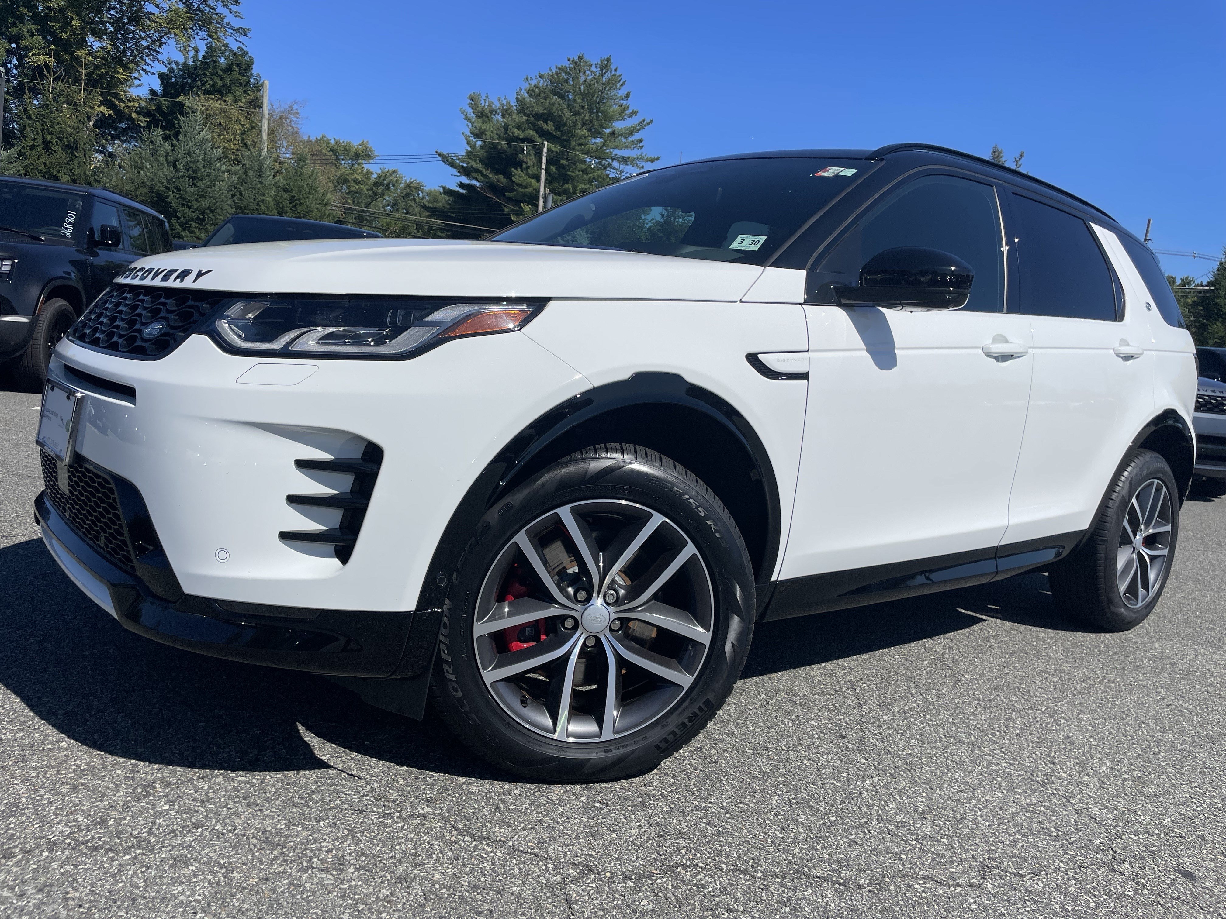 Certified 2025 Land Rover Discovery Sport Dynamic SE AWD/4WD image 35