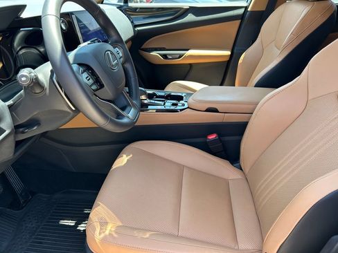 Used 2025 Lexus NX 350h AWD w/ Accessory Package (2T) image 11