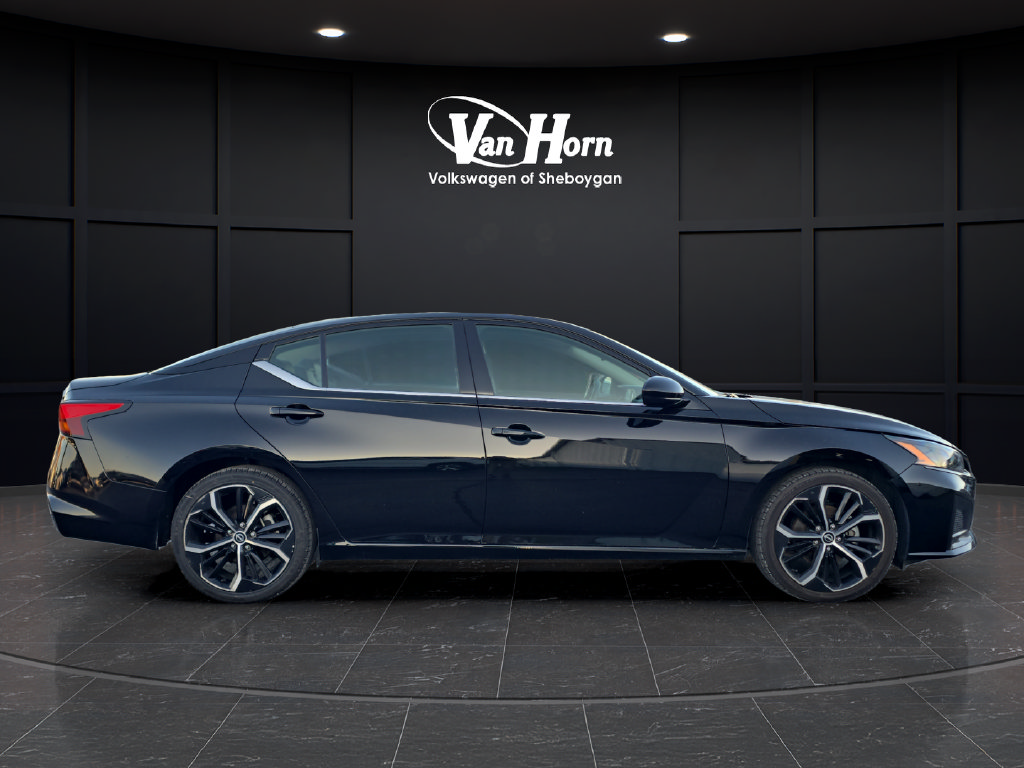 Used 2025 Nissan Altima 2.5 SR FWD image 8