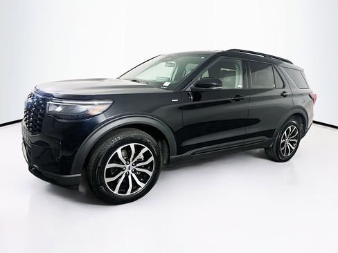 Used 2025 Ford Explorer ST-Line image 3