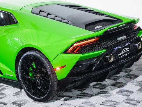 Used 2020 Lamborghini Huracan EVO AWD/4WD image 18