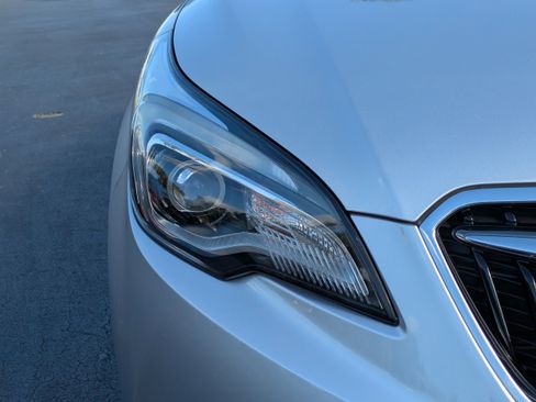 Used 2019 Buick Envision Essence image 10