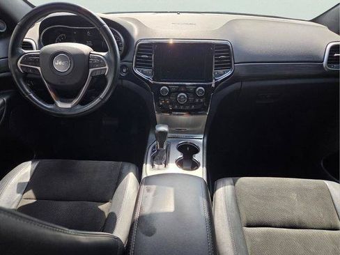 Used 2021 Jeep Grand Cherokee Laredo X RWD image 15