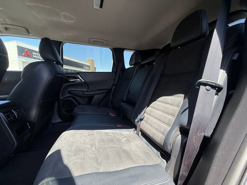 Used 2024 Mitsubishi Outlander SE AWD/4WD image 36