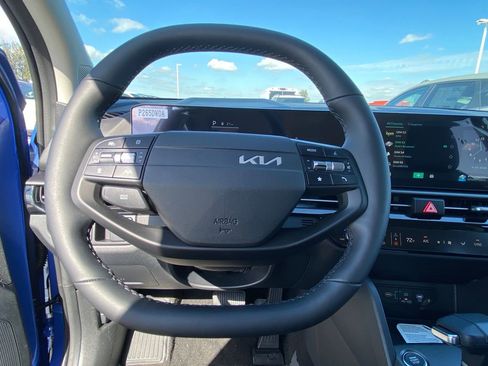 New 2026 Kia Sportage EX FWD image 18