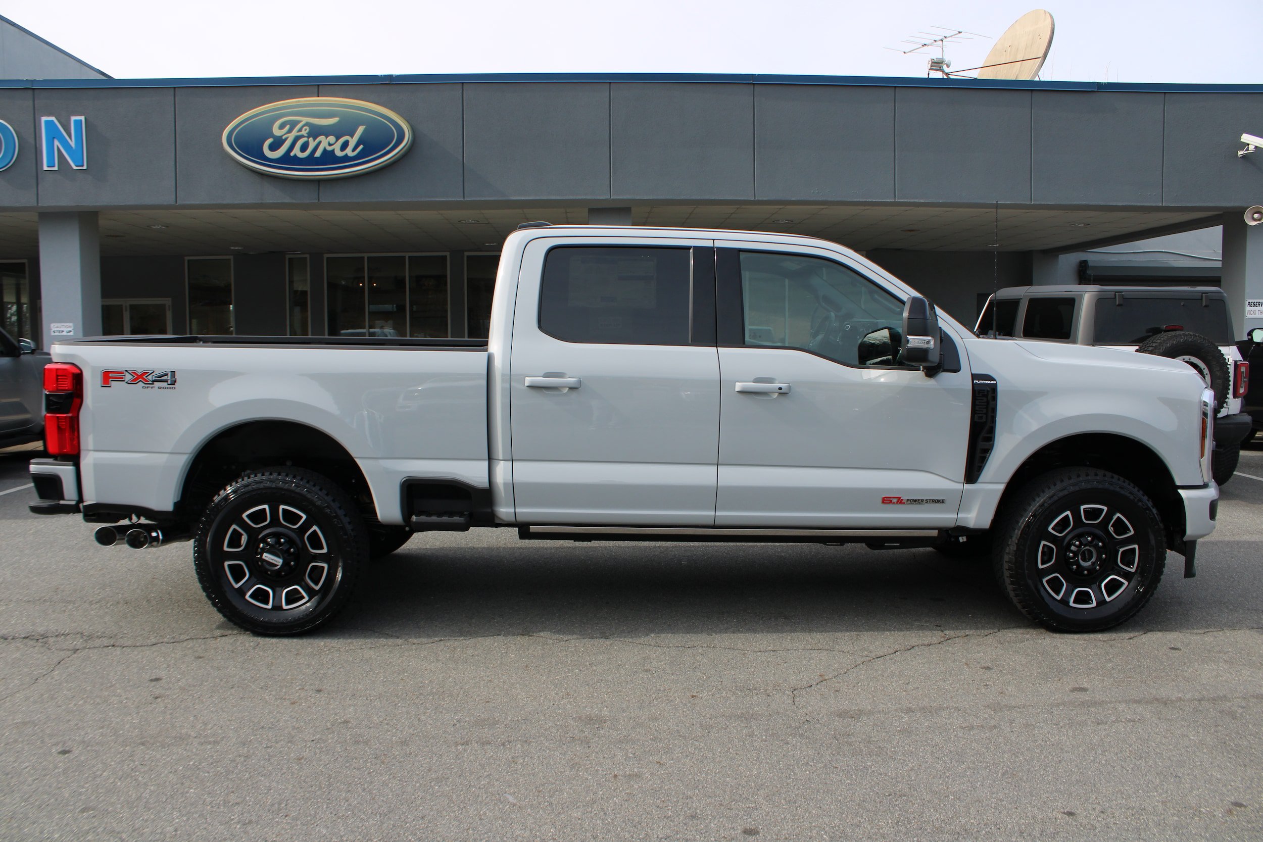 New 2026 Ford F250 Platinum AWD/4WD image 2