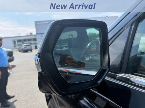 Used 2021 Chevrolet Tahoe Premier w/ Premium Package AWD/4WD image 9