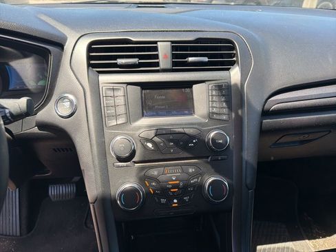 Used 2018 Ford Fusion SE w/ Equipment Group 601A image 21