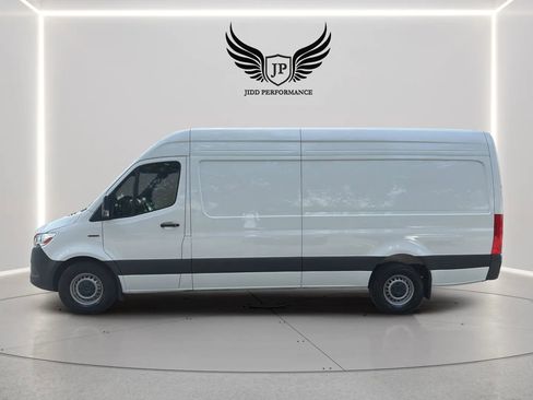 Used 2024 Mercedes-Benz eSprinter 170 Cargo image 9