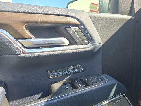 Used 2023 Chevrolet Silverado 1500 High Country w/ Technology Package AWD/4WD image 18