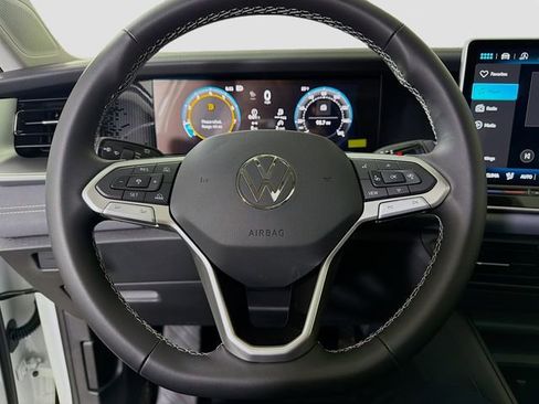 New 2026 Volkswagen Tiguan SE image 12