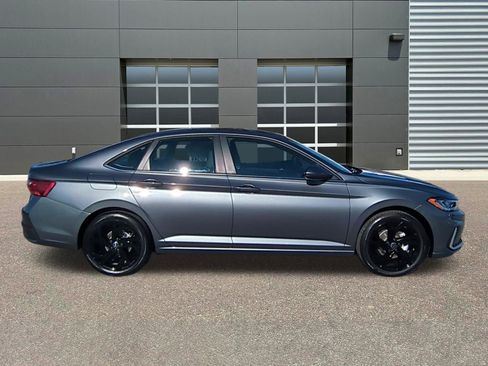 New 2026 Volkswagen Jetta SE image 8