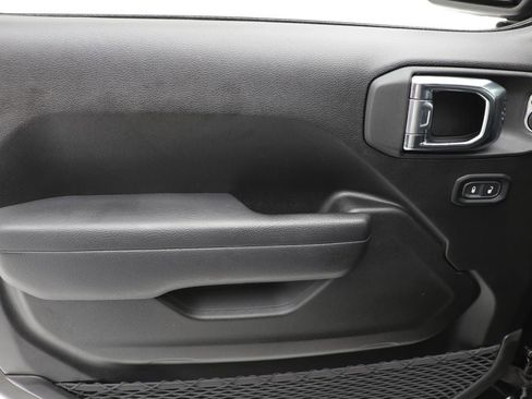 Used 2024 Jeep Wrangler Unlimited w/ Convenience Group image 15