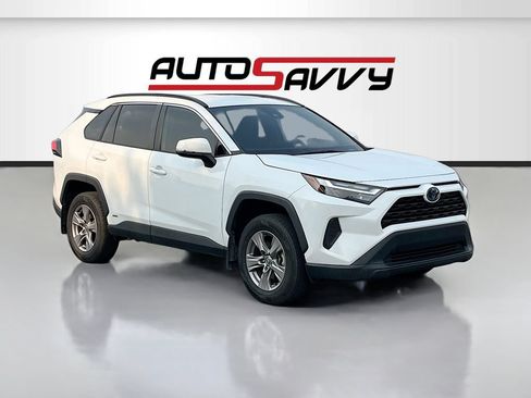 Used 2024 Toyota RAV4 XLE AWD/4WD image 1