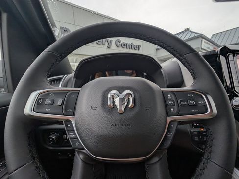 New 2026 RAM 1500 4x4 Crew Cab image 23