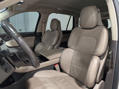 Used 2020 Lincoln Aviator Reserve w/ Equipment Group 202A image 14