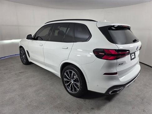 Used 2025 BMW X5 xDrive40i w/ M Sport Package image 6