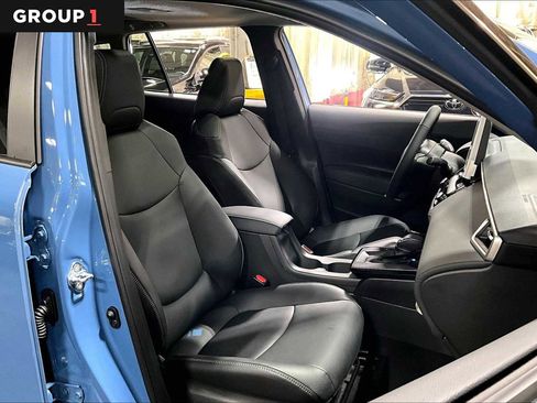 Certified 2026 Toyota Corolla Cross XLE w/ Convenience Package image 8