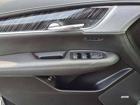 Used 2025 Cadillac XT6 Premium Luxury AWD/4WD image 10