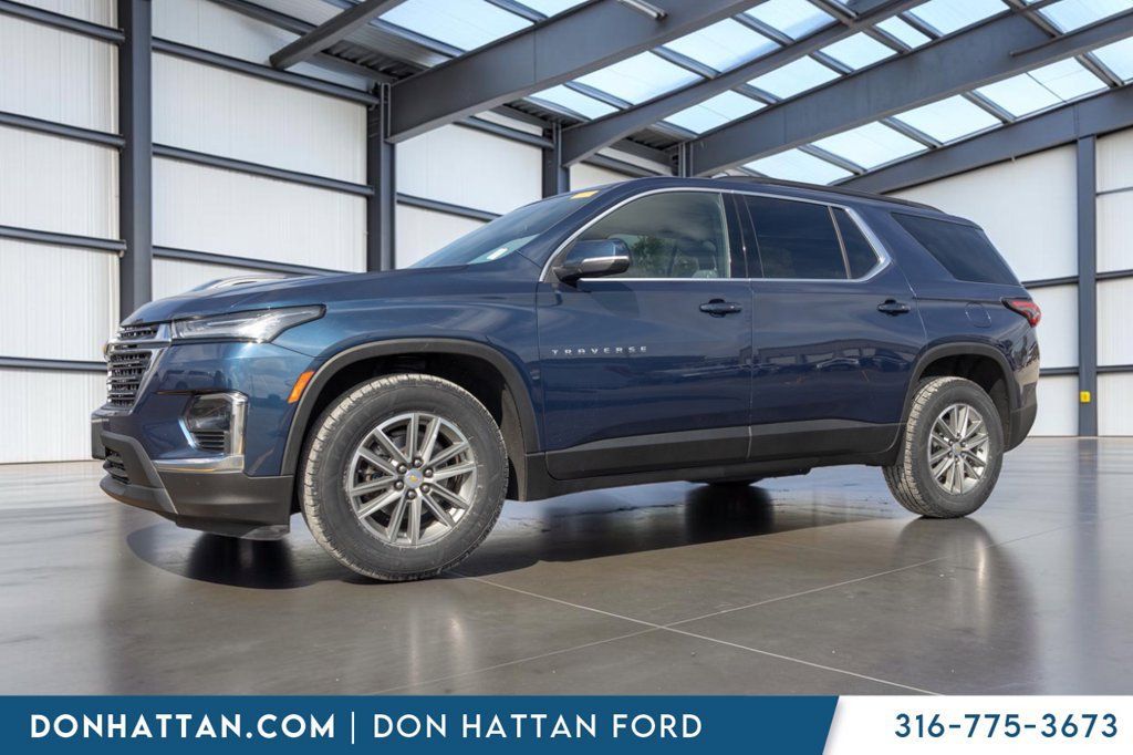 Used 2023 Chevrolet Traverse LT AWD/4WD image 2