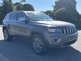 Used 2017 Jeep Grand Cherokee Limited image 3