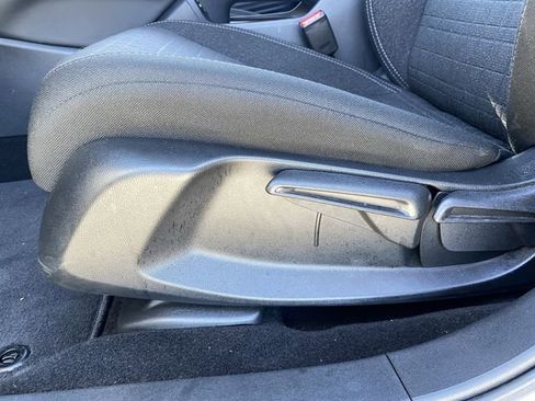 Used 2025 Honda HR-V LX image 24