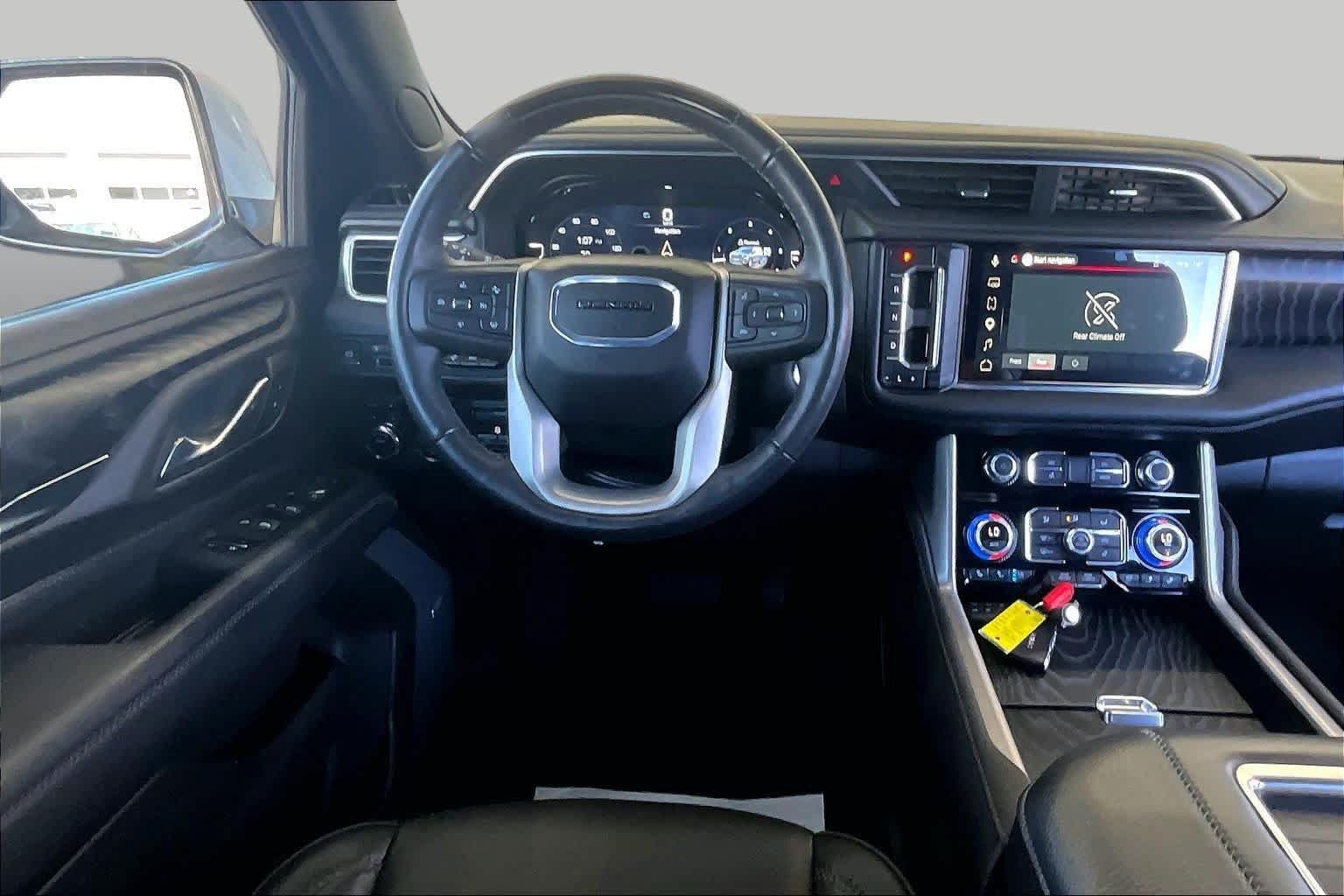 Used 2024 GMC Yukon Denali w/ Advanced Technology Package AWD/4WD image 6