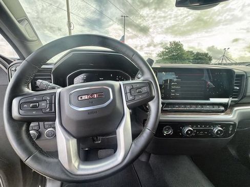 Used 2024 GMC Sierra 1500 Elevation AWD/4WD image 11