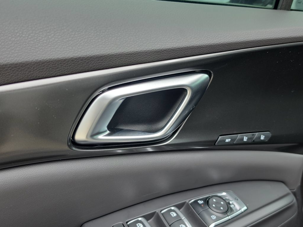 New 2026 Kia Carnival SX w/ SX Dark Edition Package FWD image 19