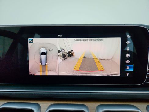 Certified 2023 Mercedes-Benz GLS 450 4MATIC image 21
