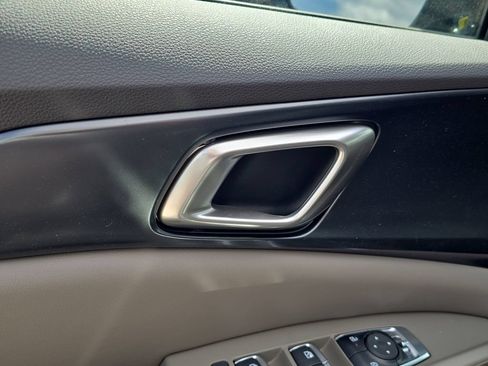 New 2026 Kia Carnival FWD image 19