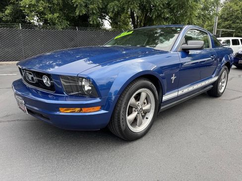 Used 2006 Ford Mustang Premium RWD image 1