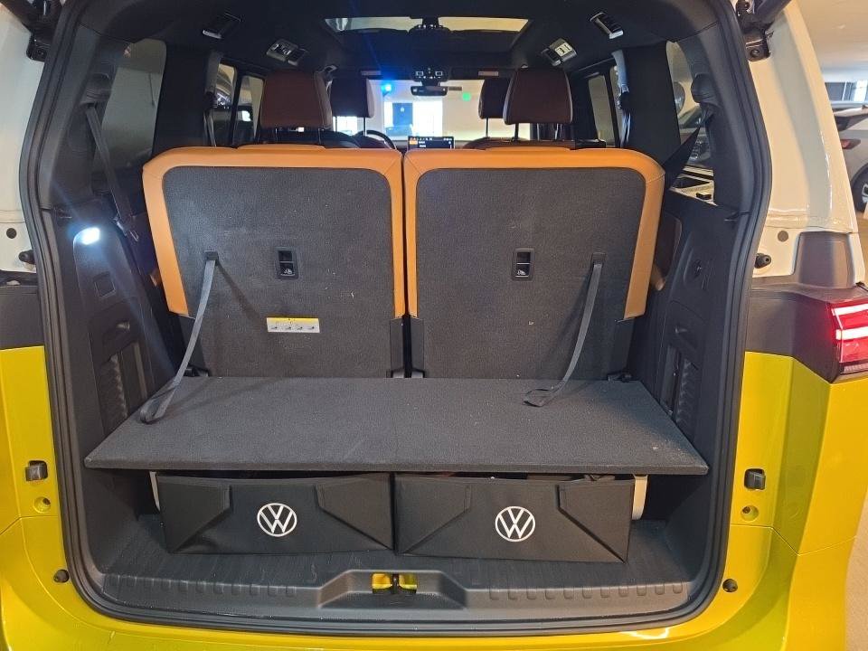 Used 2025 Volkswagen ID. Buzz Pro S Plus AWD/4WD image 9