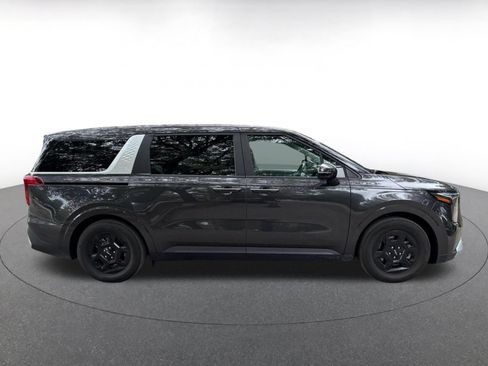 Used 2026 Kia Carnival FWD image 8